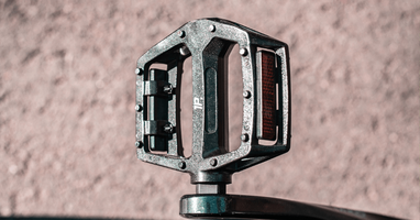 グラベルロードバイクのペダルは何が良い？ thumbnail