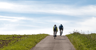 グラベルバイクで「速く走る」タイヤの選び！スリック＆セミスリック活用術 thumbnail